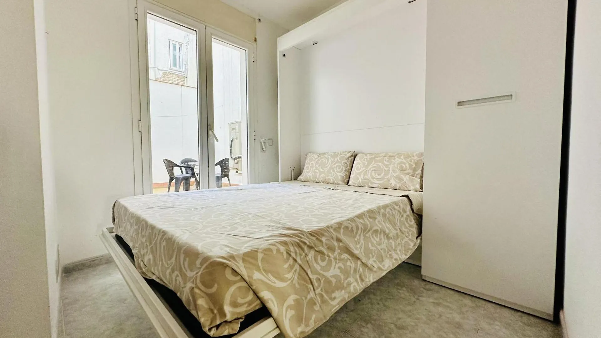 Apartamento 3390 Maritim B 1-A. A Primera Linea De Mar, En Corazon Mismo De Roses A Tocar De La Playa - Es-258-147