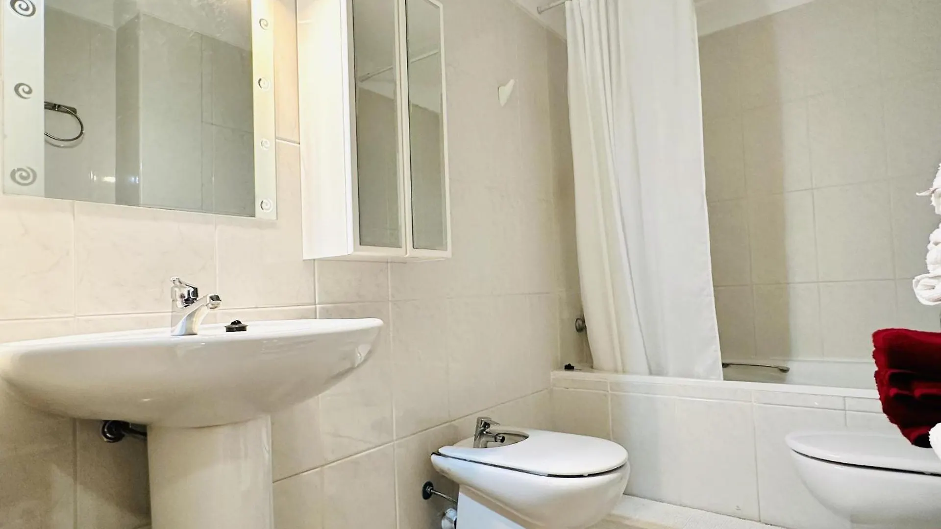 3390 Maritim B 1-A. A Primera Linea De Mar, En Corazon Mismo De Roses A Tocar De La Playa - Es-258-147 Apartamento
