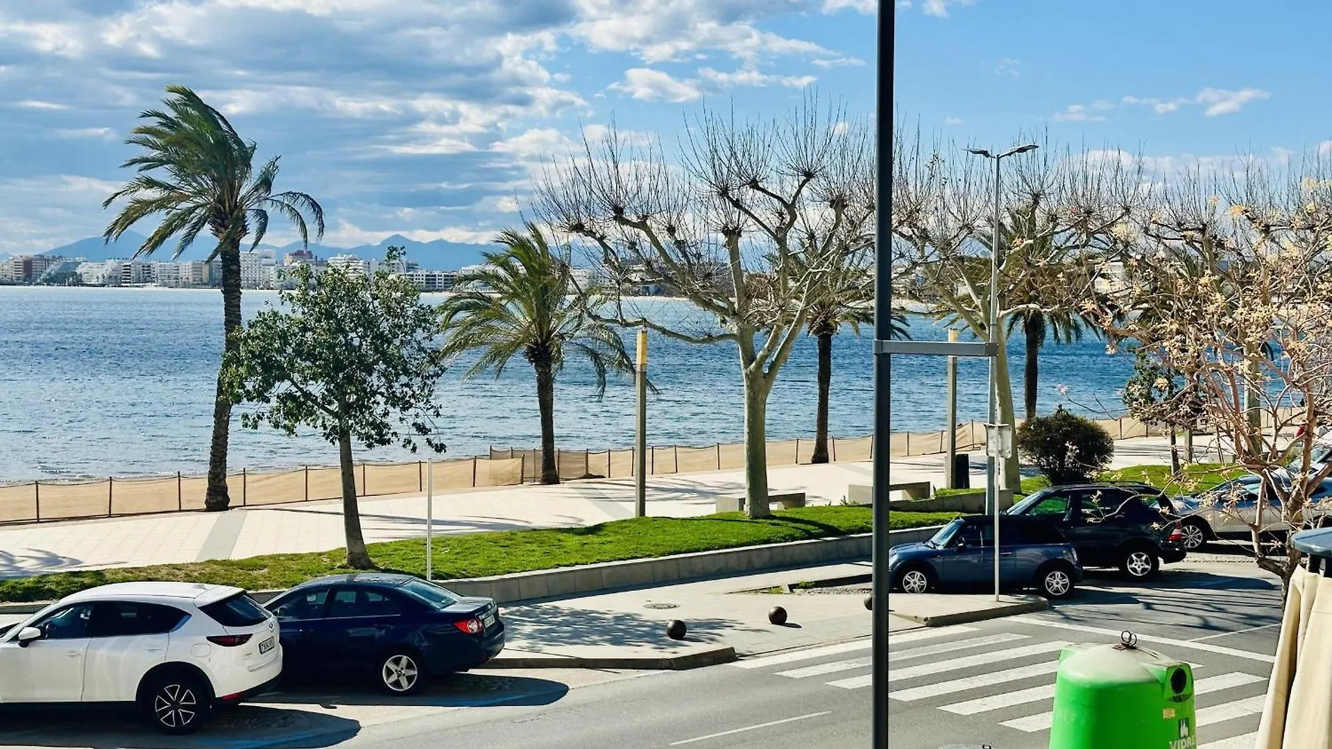 Apartamento 3390 Maritim B 1-A. A Primera Linea De Mar, En Corazon Mismo De Roses A Tocar De La Playa - Es-258-147